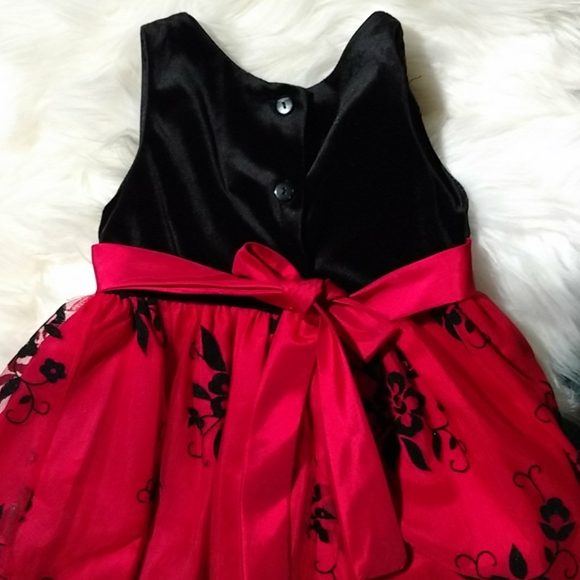 Girls dresses 3T and 4T - Picture 7 of 8